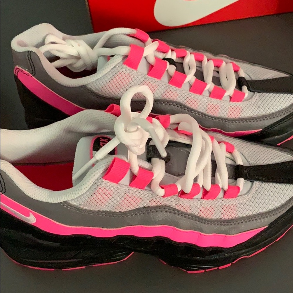 Grade school sized size Nike’s